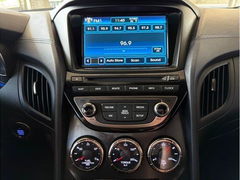 Used 2013 Hyundai Genesis 3.8 RWD image 19