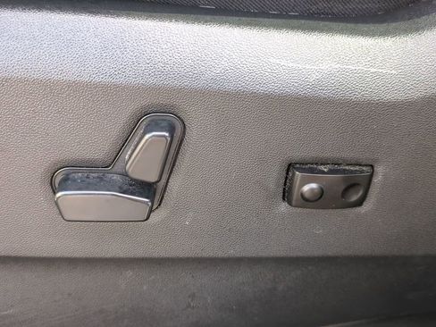 Used 2019 Dodge Grand Caravan SXT image 19