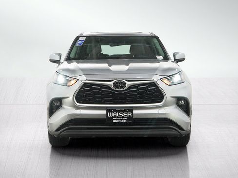 Used 2023 Toyota Highlander XLE w/ Protection Package #3 (TMS) AWD/4WD image 8