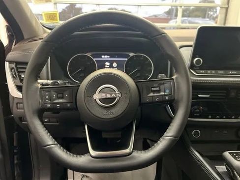 Used 2023 Nissan Rogue SL AWD/4WD image 21