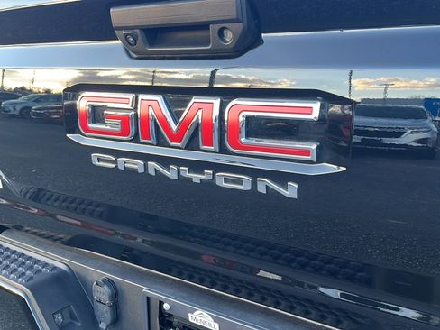 Used 2025 GMC Canyon Elevation w/ Convenience Package image 30
