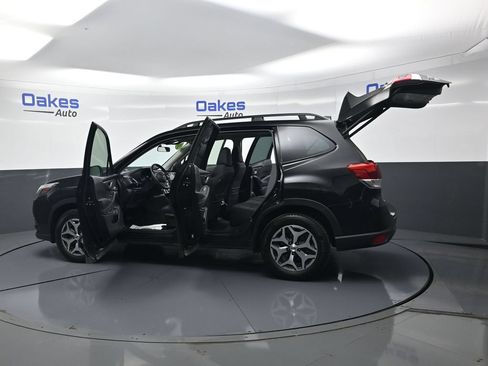 Used 2023 Subaru Forester Premium AWD/4WD image 56