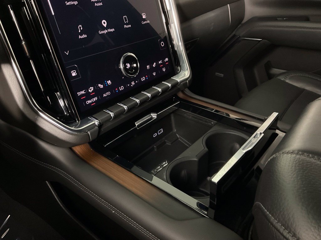 Used 2025 GMC Yukon Denali AWD/4WD image 19