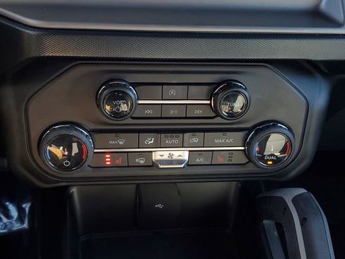 Used 2022 Ford Bronco Outer Banks image 28