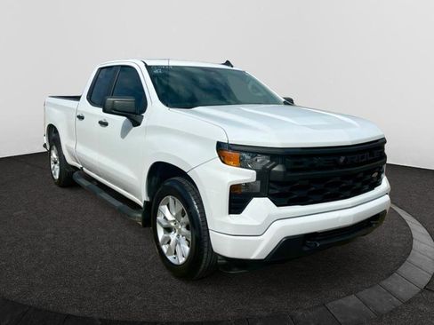 Used 2024 Chevrolet Silverado 1500 Custom image 3
