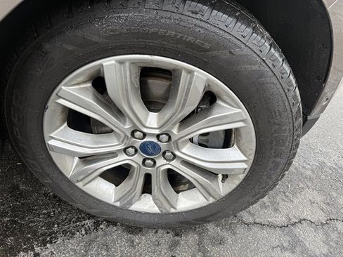 Used 2019 Ford Edge Titanium w/ Equipment Group 301A image 6