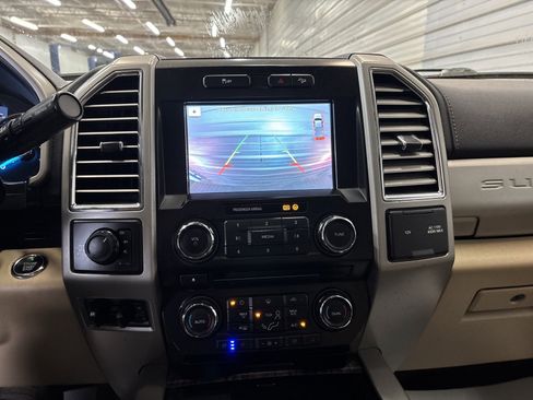 Used 2017 Ford F350 Lariat image 17