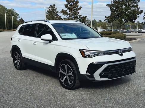 New 2026 Volkswagen Taos SEL image 2