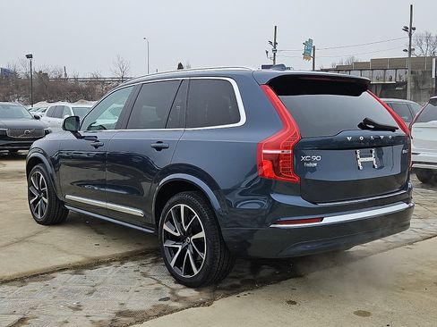 Certified 2023 Volvo XC90 B6 Plus image 4