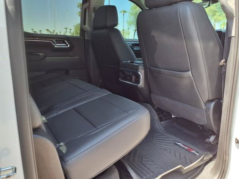 Used 2022 Chevrolet Silverado 1500 LTZ w/ Technology Package AWD/4WD image 14