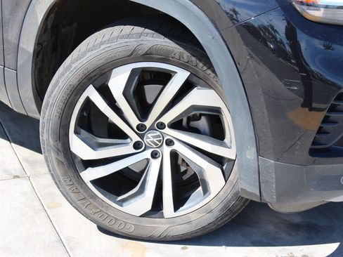 Used 2022 Volkswagen Atlas SEL image 3