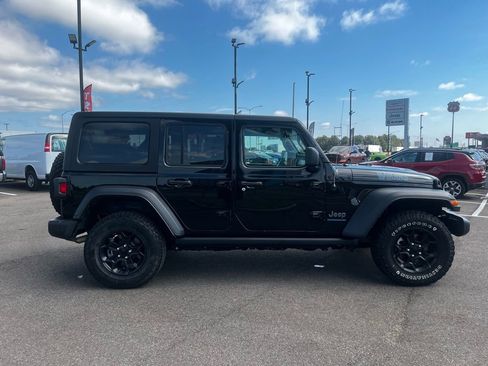Used 2024 Jeep Wrangler Unlimited Rubicon 4xe image 7