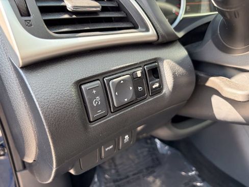 Used 2019 Nissan Sentra SR FWD image 11
