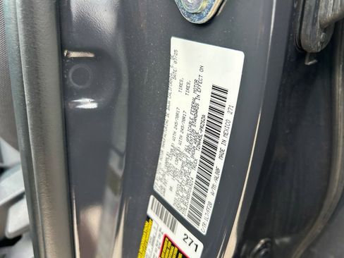 Certified 2025 Toyota Tacoma SR5 AWD/4WD image 10