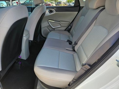 Used 2022 Kia Soul LX FWD image 23