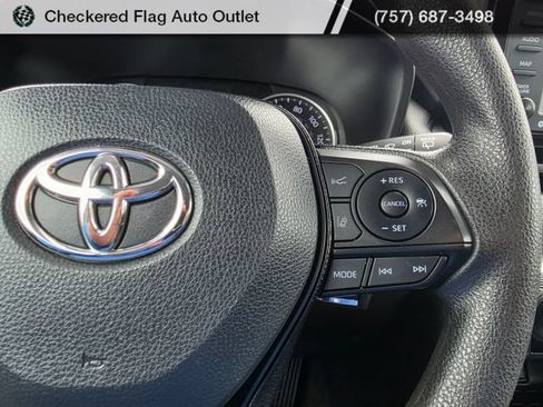 Used 2021 Toyota RAV4 LE AWD/4WD image 27