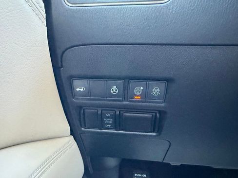 Used 2020 Nissan Armada Platinum w/ Captain's Chairs Package AWD/4WD image 29