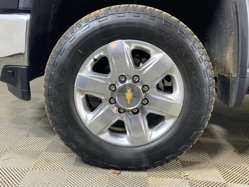 Used 2022 Chevrolet Silverado 2500 LTZ w/ LTZ Premium Package AWD/4WD image 33