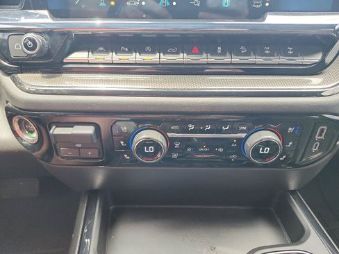 Used 2022 Chevrolet Silverado 1500 ZR2 w/ Technology Package AWD/4WD image 21