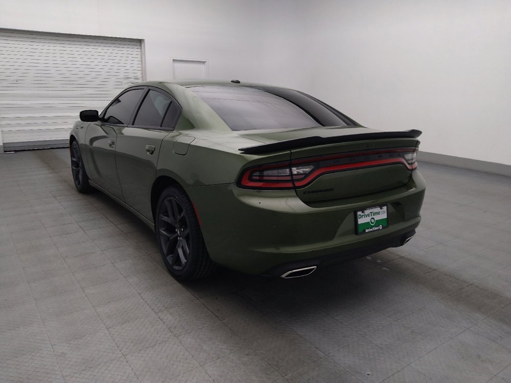 Used 2022 Dodge Charger SXT w/ Blacktop Package RWD image 5