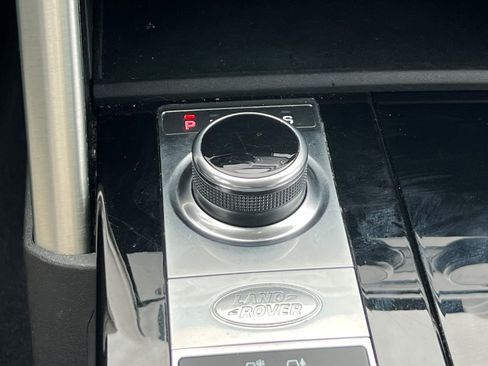 Used 2019 Land Rover Discovery HSE image 27