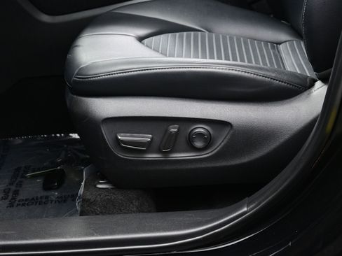 Used 2024 Toyota Highlander XSE AWD/4WD image 12