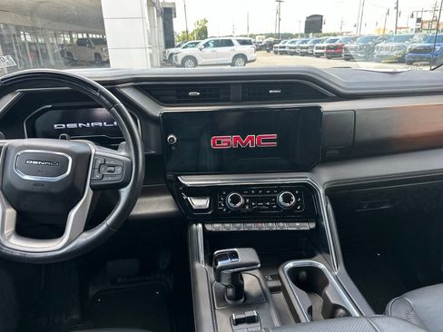 Used 2024 GMC Sierra 1500 Denali AWD/4WD image 9