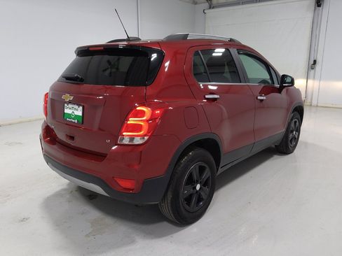 Used 2020 Chevrolet Trax LT w/ LT Convenience Package AWD/4WD image 9