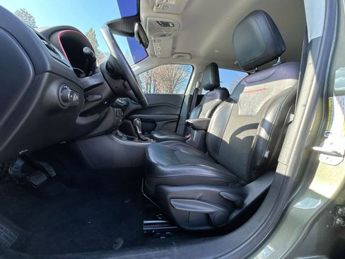 Used 2019 Jeep Compass Trailhawk image 22