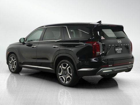 Used 2024 Hyundai Palisade Limited image 3