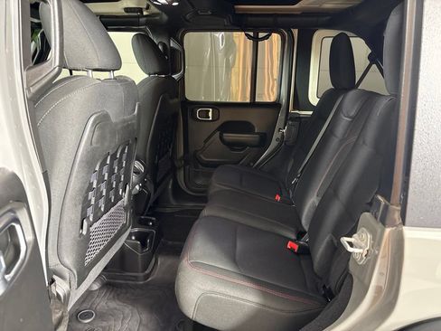 Used 2022 Jeep Wrangler Unlimited Rubicon AWD/4WD image 20