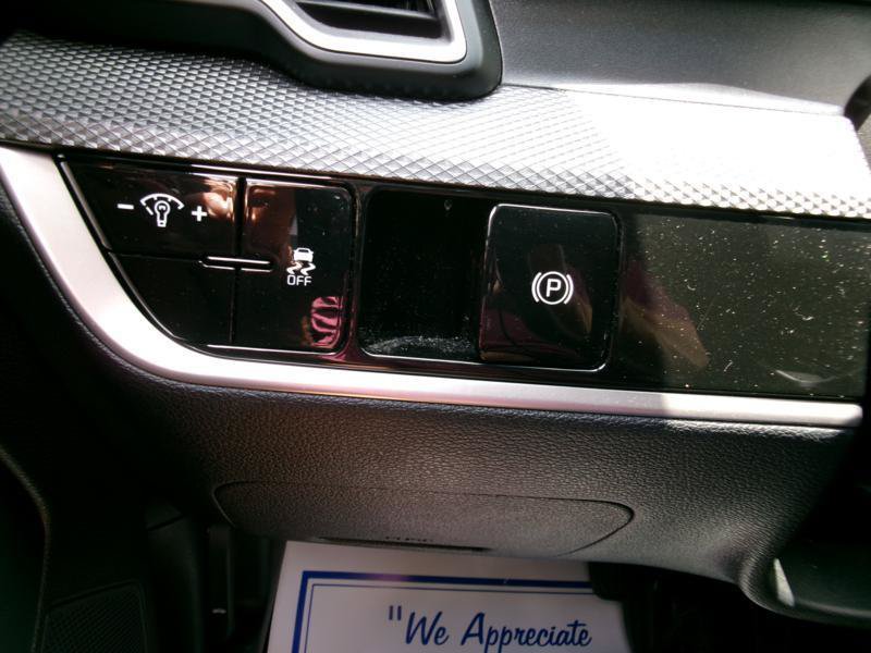 Used 2025 Kia Sportage LX FWD image 14