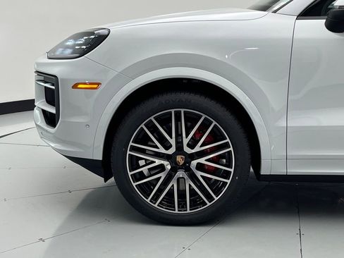 New 2025 Porsche Cayenne S image 36
