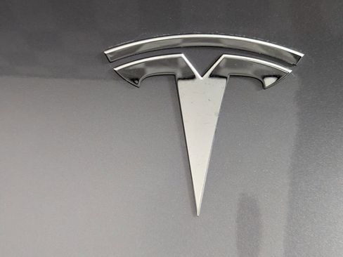 Used 2024 Tesla Model Y Long Range image 31