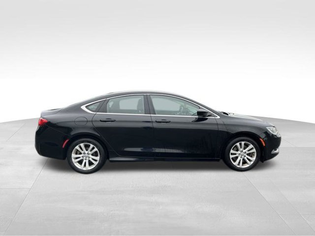Used 2015 Chrysler 200 Limited FWD image 6