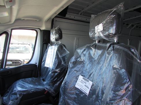 Used 2025 RAM ProMaster 2500 w/ Convenience Group image 13