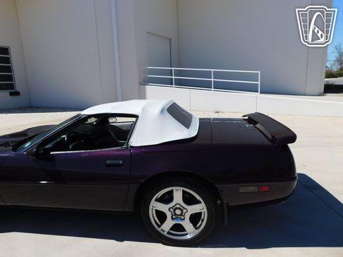 Used 1993 Chevrolet Corvette Convertible RWD image 17