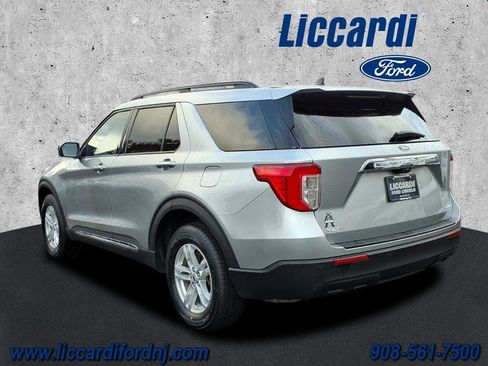 Used 2023 Ford Explorer XLT image 4