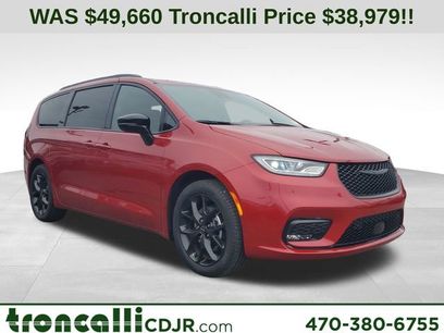 New 2026 Chrysler Pacifica Select w/ S Appearance Package