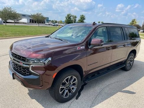Used 2022 Chevrolet Suburban Z71 w/ Luxury Package AWD/4WD image 2