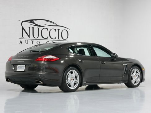 Used 2011 Porsche Panamera image 4