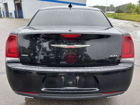 Used 2016 Chrysler 300 S AWD/4WD image 4