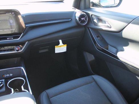 New 2026 Chevrolet Equinox LT w/ Convenience Package II image 6