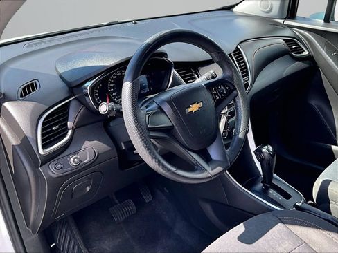 Used 2020 Chevrolet Trax LS FWD image 15
