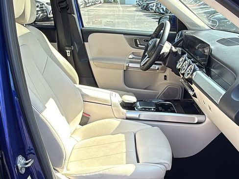 Certified 2021 Mercedes-Benz GLB 250 4MATIC w/ Premium Package image 11