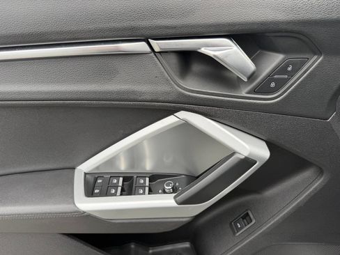 Used 2020 Audi Q3 2.0T Premium image 30