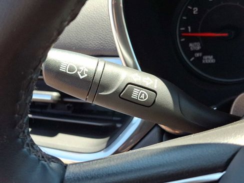 Used 2023 Chevrolet Equinox LT FWD image 23