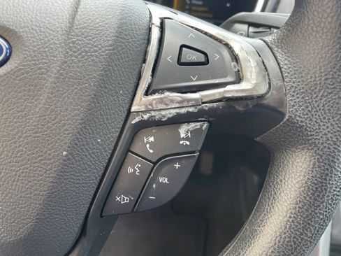 Used 2020 Ford Fusion SE FWD image 27