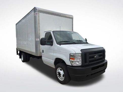 Used 2024 Ford E-450 and Econoline 450 Super Duty w/ Power Windows & Locks Group RWD image 2