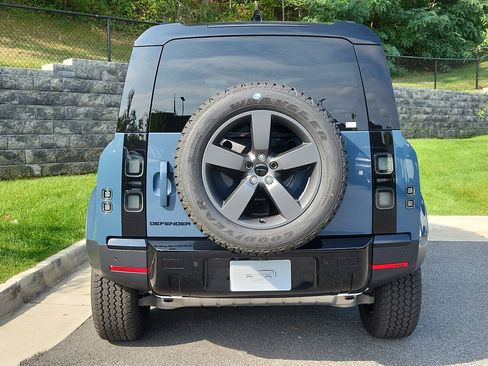 Used 2026 Land Rover Defender 110 S image 7